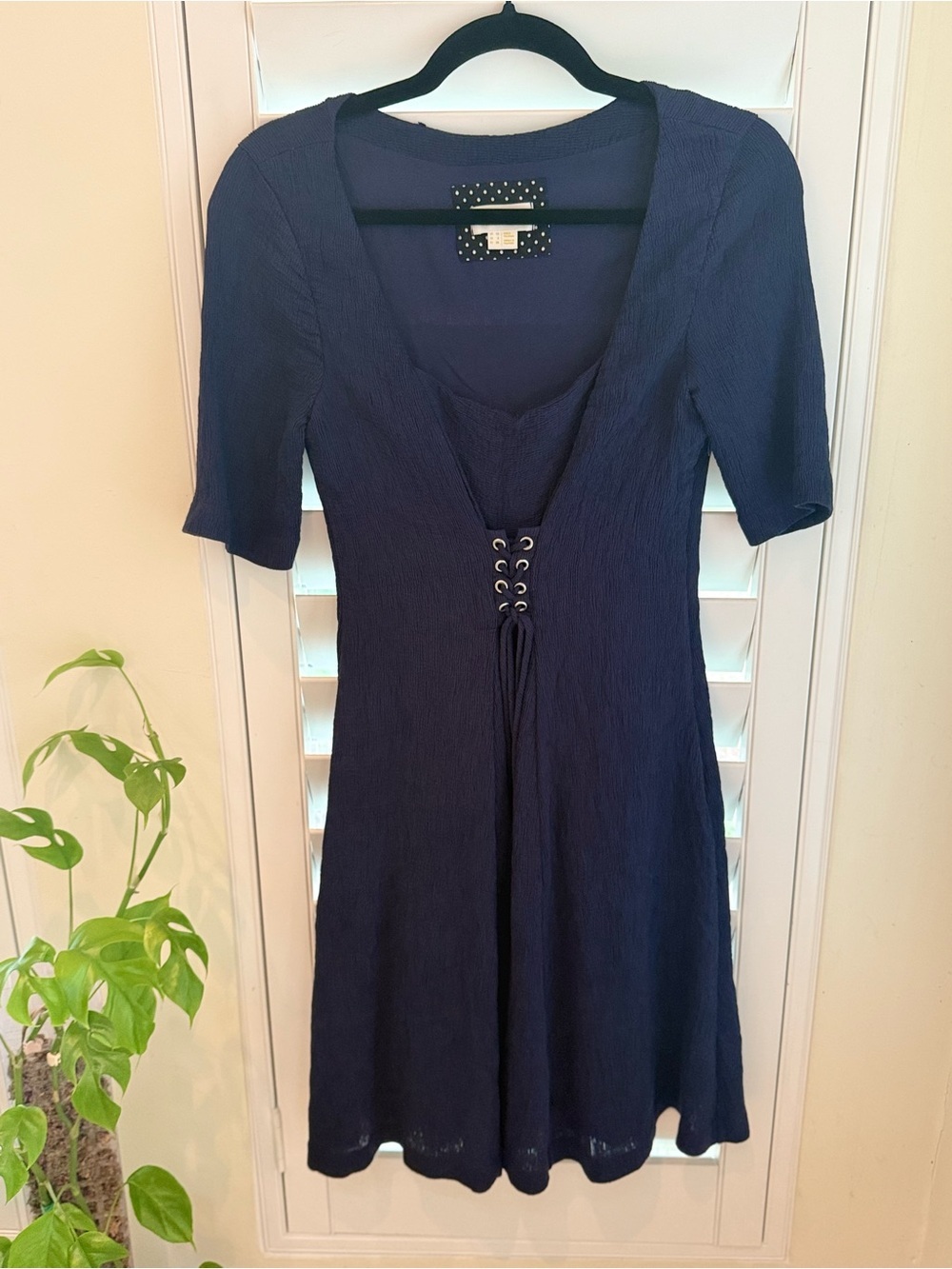 Maeve by Anthropologie Navy Blue Lace Up V-Neck Crinkle Dress Size S EUC
